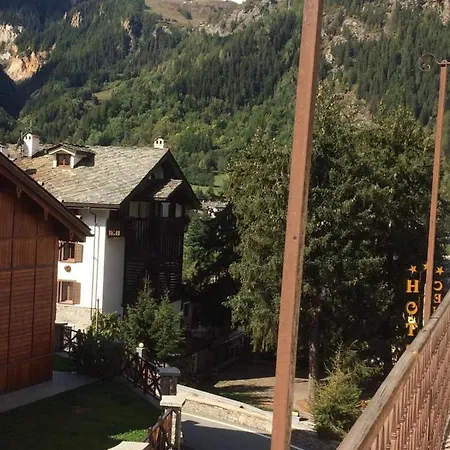 Aparthotel Maison Luboz Courmayeur