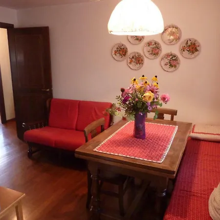 Ξενοδοχείο με διαμερίσματα Maison Luboz Κουρμαγιέρ