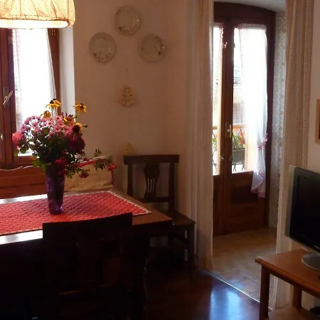 Maison Luboz Ξενοδοχείο με διαμερίσματα Κουρμαγιέρ
